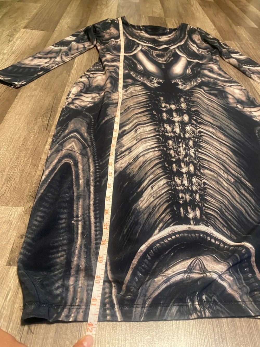 Sculpted Black Printed Midi Dress with Waist Accent - Picture 8 of 9